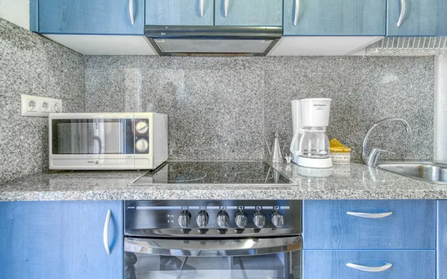 Apartment in Roses Near Sand Beach