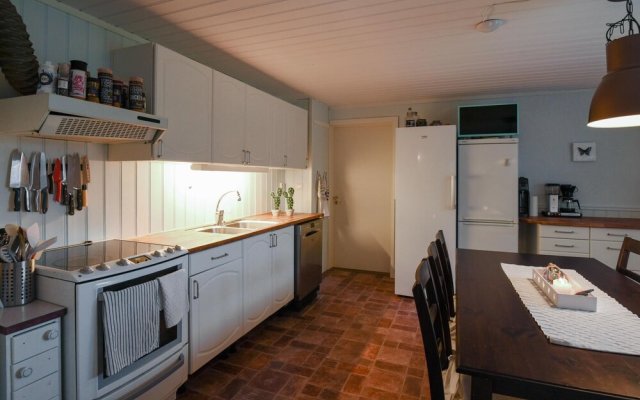 Beautiful Home in Strömstad With 5 Bedrooms and Wifi