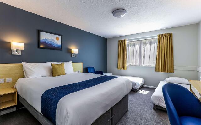 Days Inn By Wyndham Fleet M3