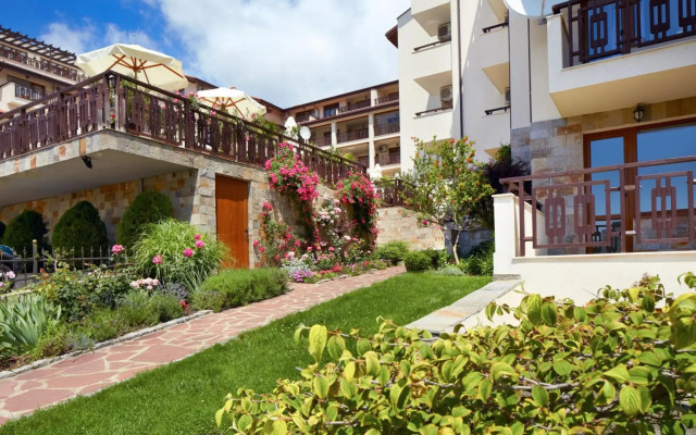 Relax Holiday Complex & Spa