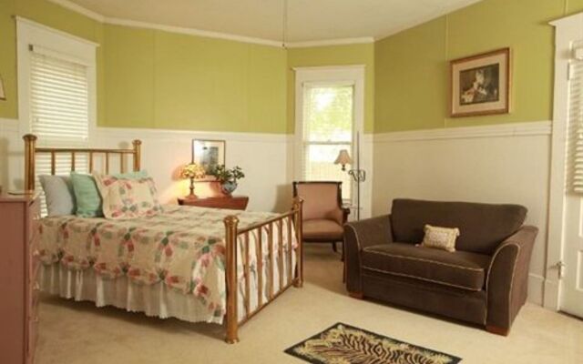 Dailey Renewal Retreat Bed & Breakfast