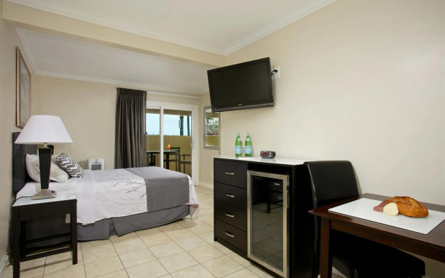 Ocean Beach Hotel
