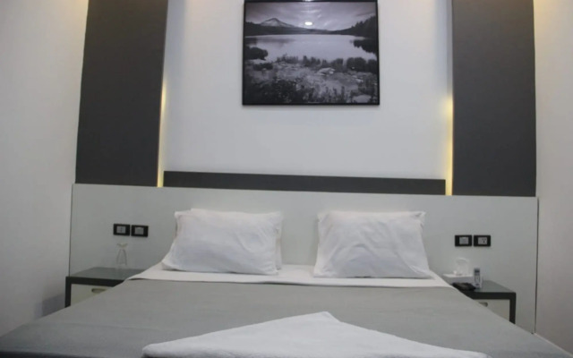 Azar Boutique Hotel