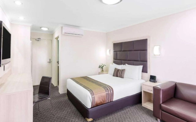 Garden City Hotel, BW Signature Collection – Guest Rooms – Narrabundah