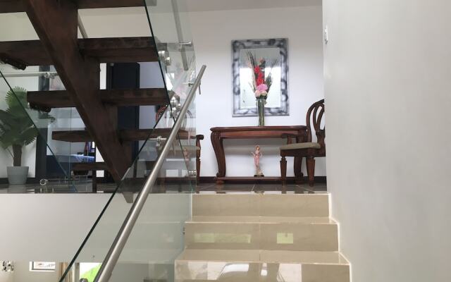 Las Yagrumas Condo Escazu