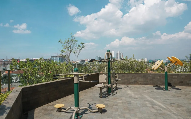 Exquisite Studio Menteng Park Apartment