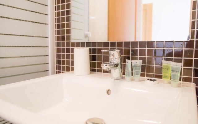 C02 - Luxury 3 Bed With Pool View