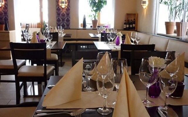 Hallbergerhof Hotel & Hostel