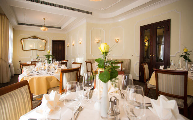 Hotel & Restaurant Goldener Pflug