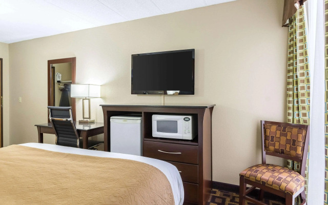 Quality Inn & Suites Arden Hills - Saint Paul North