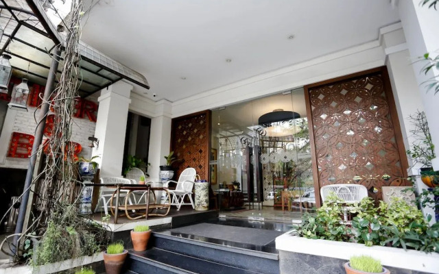 Capital O 852 The Silk At Dago