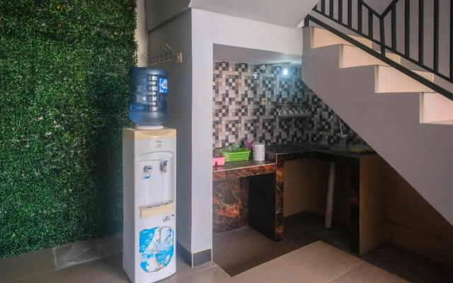 Super OYO 1226 Al Abror Homestay