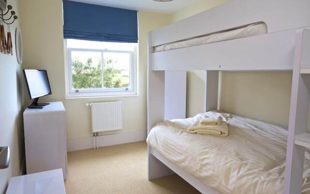 6 Combehaven
