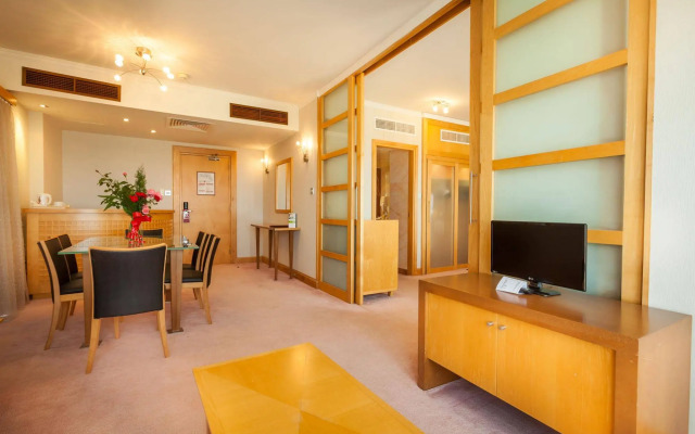 Crown Resorts Horizon Hotel