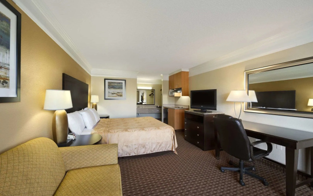 Studio 6 Suites Hinesville, GA