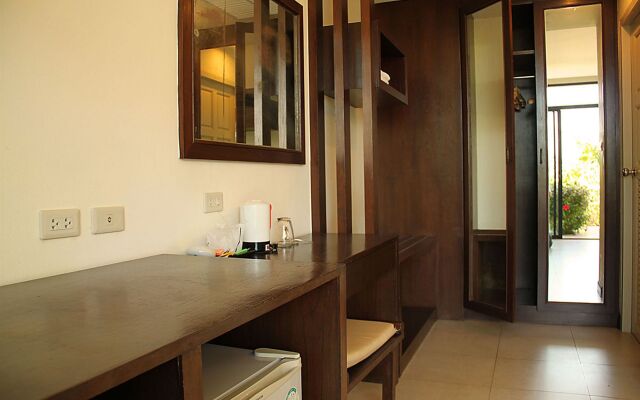 Memory Karon Resort