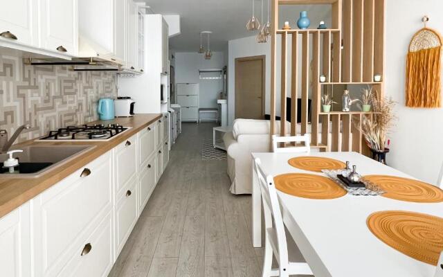 SeaView 3 Rooms Cozy Apartament
