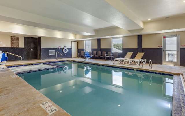 Comfort Inn & Suites