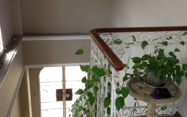 El Patio Suites II