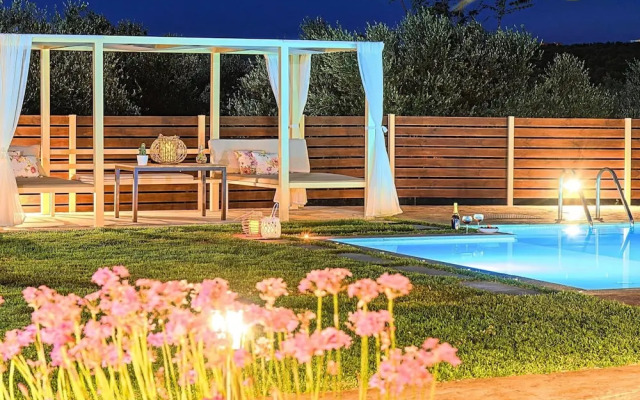 Luxurious Villa With Swimming Pool in Kavallos Greece