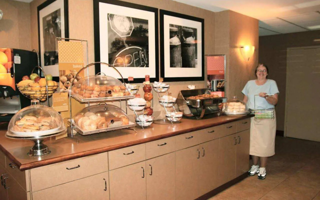 Hampton Inn Pennsville