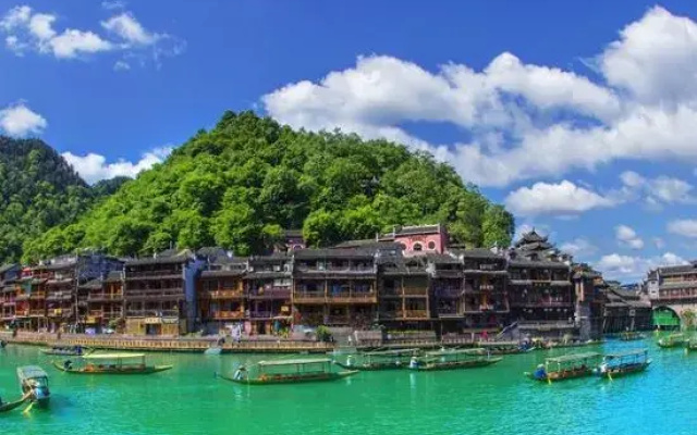 Yuejian Yayuan River View Inn