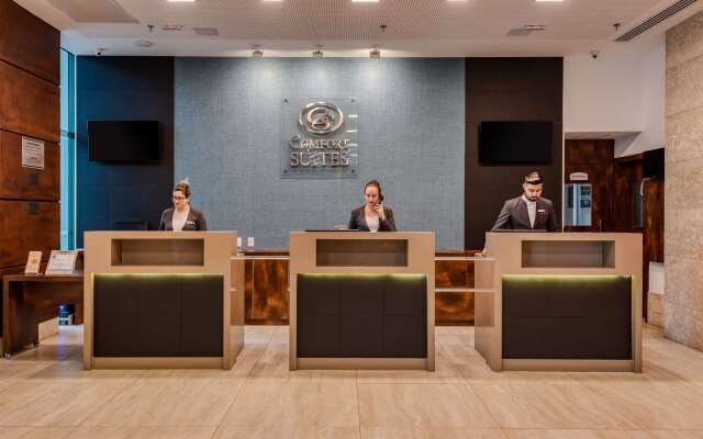 Comfort Suites Vitoria