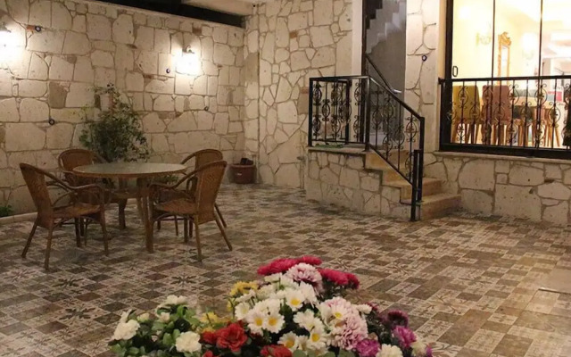 Rolex Hotel