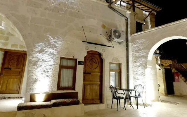 Arkeles Suites