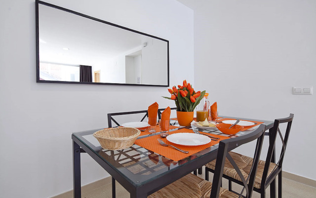 Charmsuites Paralel Apartments
