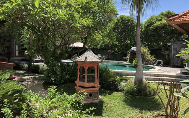 D'Kubu Legian Villa & Guest House