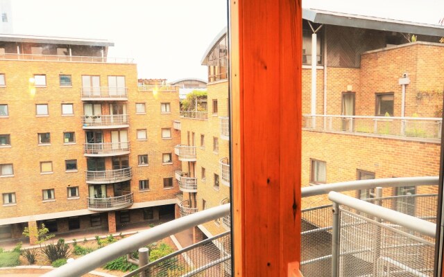 Zen Apartments - Docklands