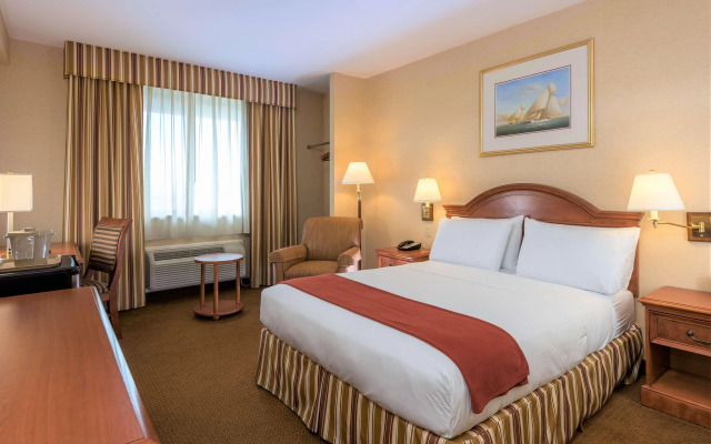 Five Towns Inn - JFK Airport