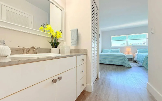 Top Location Waterfront Balcony Dream