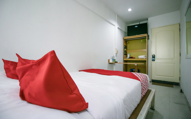 OYO 568 Art Hotel Hua Lamphong - Hostel