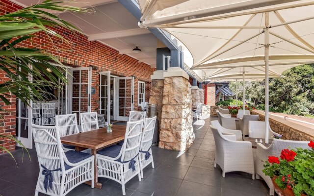 Caves House