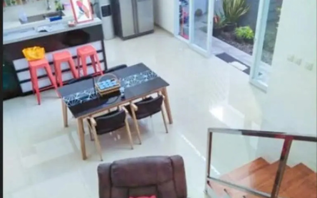 Villa Mangli Monochrome Syariah by eCommerceloka