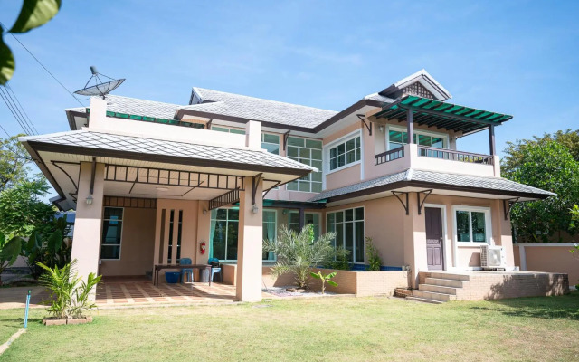 Baan Faa Talaychan Resort
