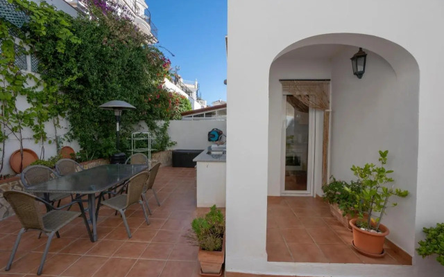 Marina Bella 1F Menyber