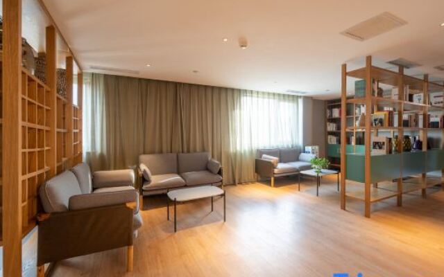 Yunli Hotel (Beijing Chaoyang Park Guomao Business District)
