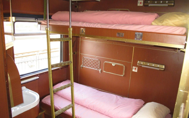 Train Lodge Amsterdam - Hostel