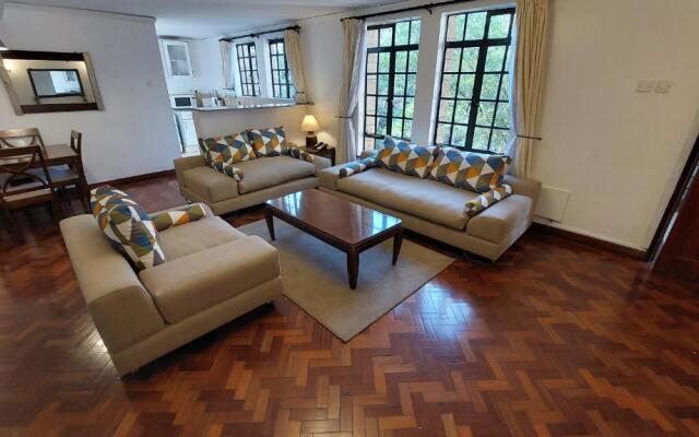 Peaceful, Spacious, Open-plan 2br apartment set in mature garden