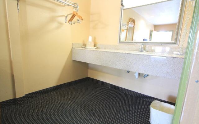 Holiday Terrace Motel