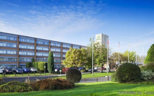 Holiday Inn London-Gatwick Airport by IHG