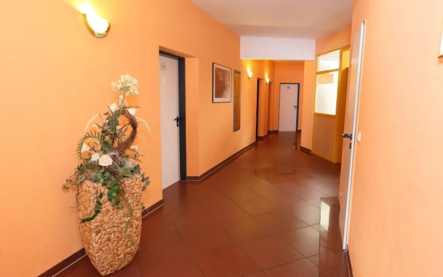 Café & Hotel am Holzhafen