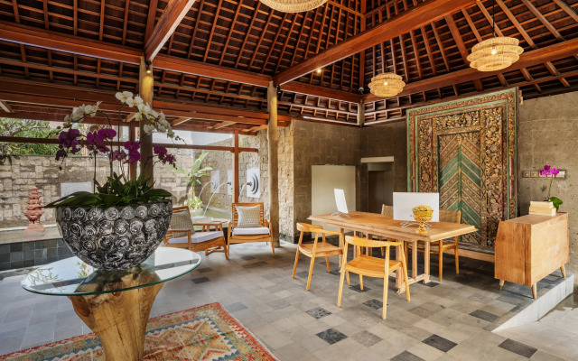 Dinara Ubud
