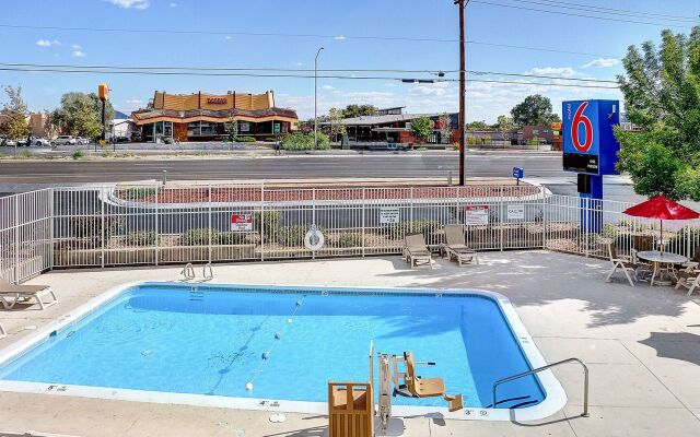 Motel 6 Santa Fe