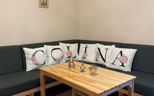 Colina Stone House