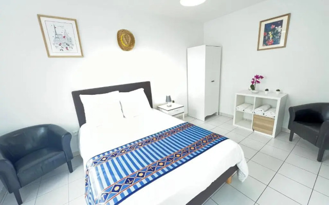 DISNEYLAND PARKS 1,4 Km - Family Suite Apartment - 6 persons maximum