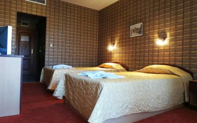 Kris Hotel